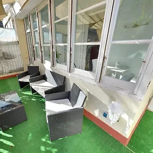 Hostel Des Artistes 